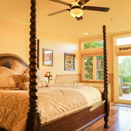 パソロブレス High Ridge Manor Bed & Breakfast エクステリア 写真