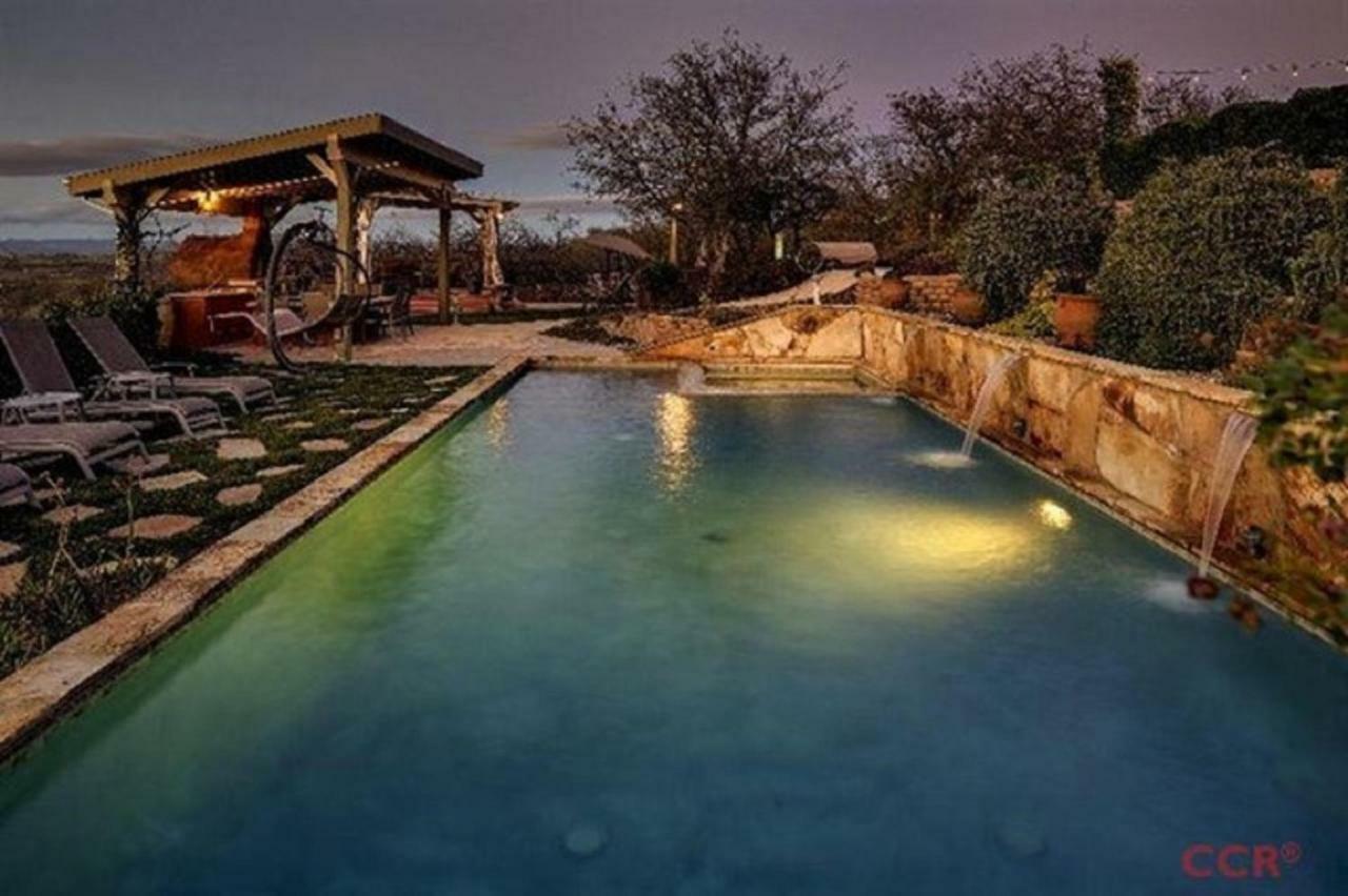 パソロブレス High Ridge Manor Bed & Breakfast エクステリア 写真